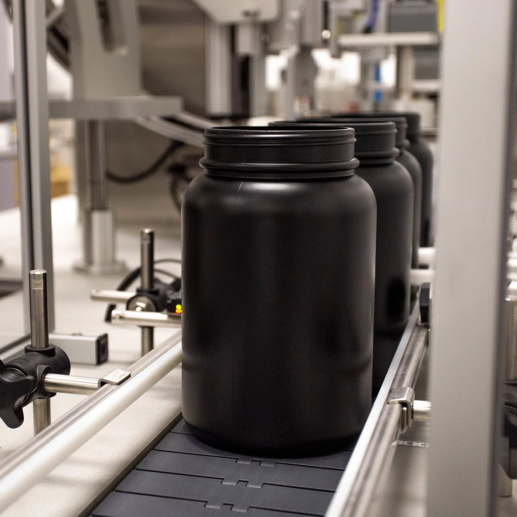 Product packaging on conveyor belt